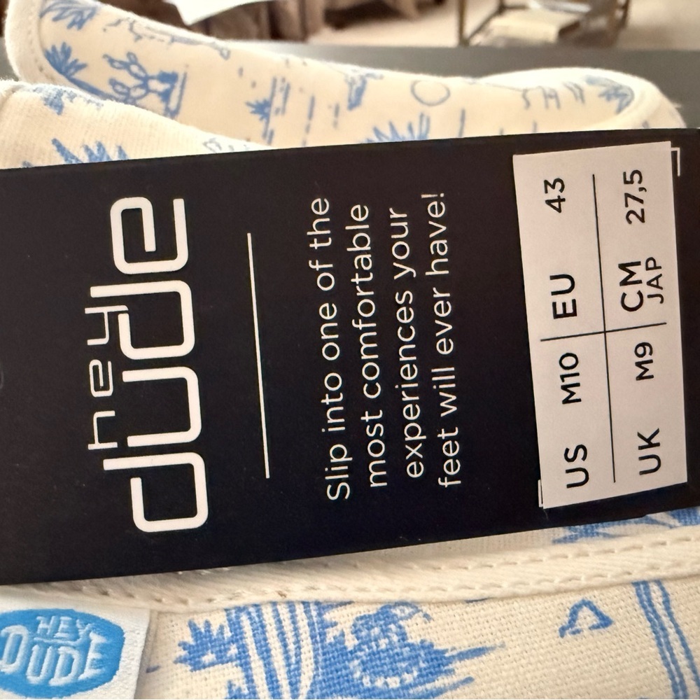 Hey Dude Shoes NWT - Picture 3 of 4